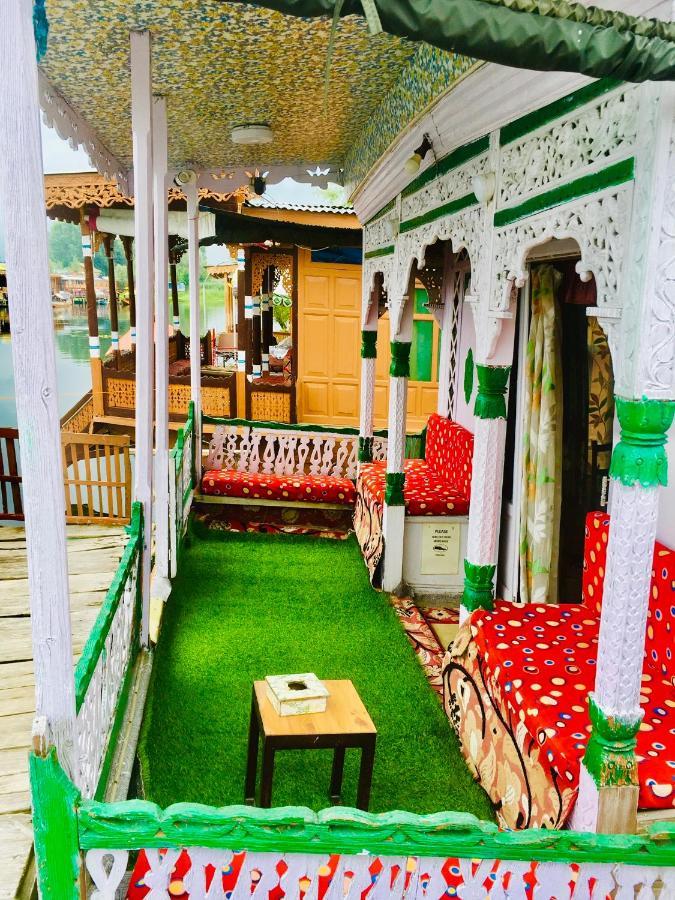 Bed and Breakfast Houseboat New Retreat Group à Srīnagar Extérieur photo