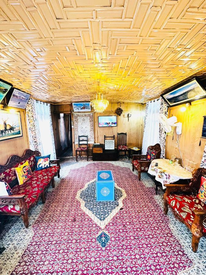 Bed and Breakfast Houseboat New Retreat Group à Srīnagar Extérieur photo