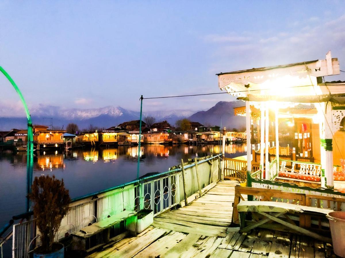 Bed and Breakfast Houseboat New Retreat Group à Srīnagar Extérieur photo